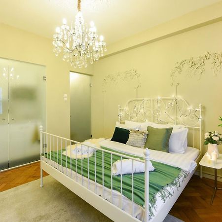 Cozy Studio Overlooking The Old Town Bukarest Exterior foto
