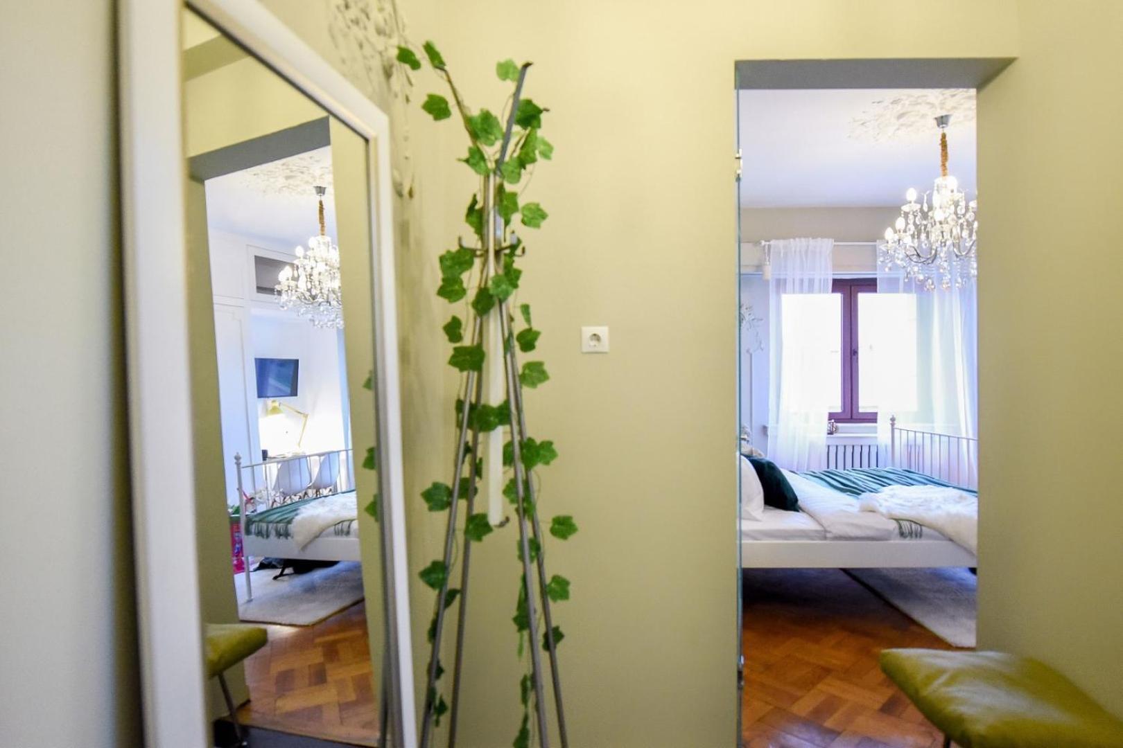 Cozy Studio Overlooking The Old Town Bukarest Exterior foto
